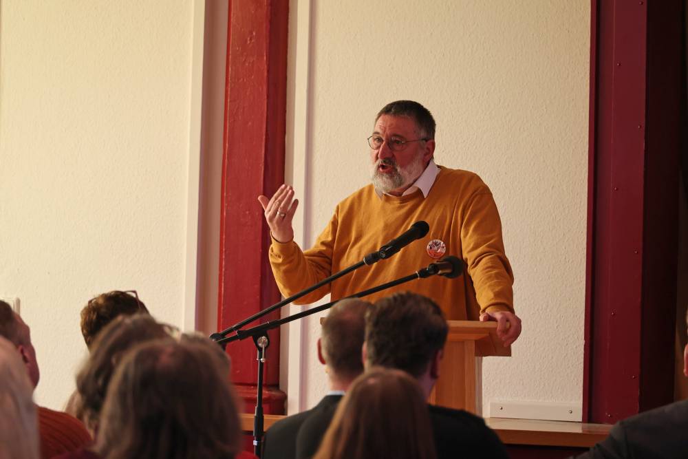 Thomas Wisch teilte in seinem Impulsvortrag seine praktischen Erfahrungen im Umgang mit Demokratie und ihren Gegnern.